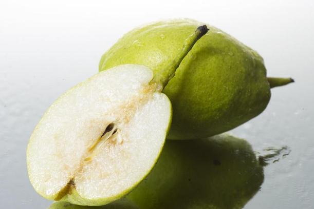 梨子可以煮着吃吗,梨子煮水后梨子还可以吃吗