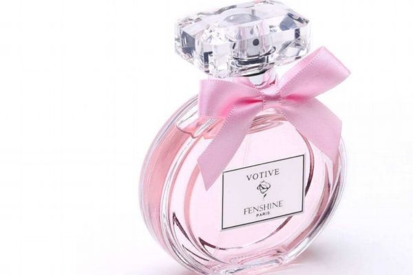 正确的喷香水方法,香水应该怎样喷