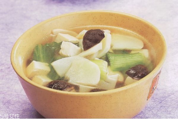 夏天喝什么汤最好最滋补养生,夏天喝什么汤最好