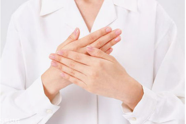 请问手脚冰凉是怎么回事,手脚冰凉缺什么维生素 请问手脚冰凉是怎么回事,手脚冰凉缺什么维生素