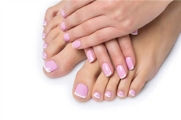 手脚冰凉脚还出汗是怎么回事,冬天脚冰凉出汗是什么原因引起的