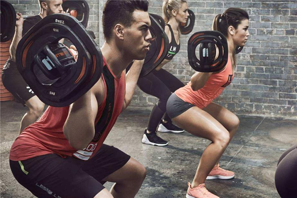 杠铃操怎么练(杠铃操怎么练)