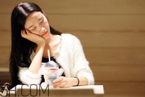 秋天老犯困咋回事,冬天头晕犯困