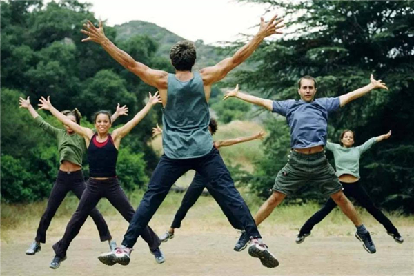 波比跳是有氧还是无氧(波比跳是有氧还是无氧运动)