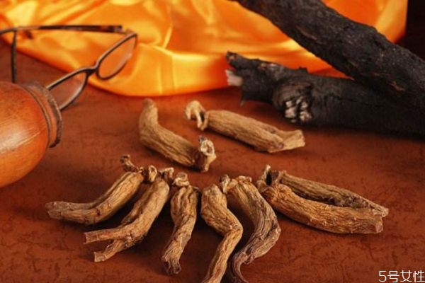 mac定妆喷雾有几种,mac保湿喷雾和定妆喷雾是一款吗