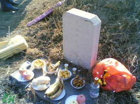 父亲节可以上坟吗,过年前需要给父亲上坟吗