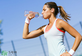 出汗可以美白皮肤吗,出汗可以变白吗