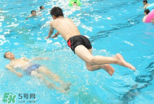 四月份可以游泳吗,几月份适合游泳
