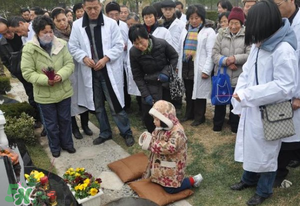 清明节能下葬吗?,清明节可以下葬吗 清明节能下葬吗?,清明节可以下葬吗