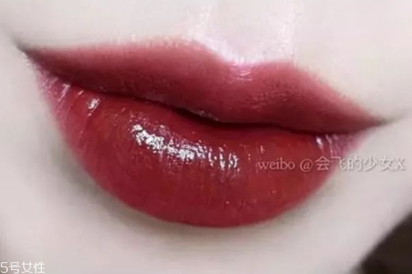 burberry气垫唇釉使用方法,burberry唇釉真假对比