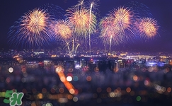 元宵节为什么要放烟花,元旦可以放烟花吗