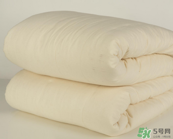 一般冬天盖的被子多少斤,秋天盖的被子一般是多少斤的