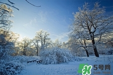 冬天的太阳会把皮肤晒黑吗,冬天晒太阳皮肤会变黑吗