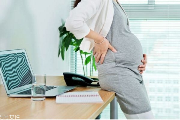 怀孕吃什么吐什么怎么办,怀孕吃什么都想吐怎么办