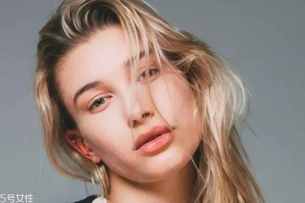 油皮怎么上妆不卡粉,油皮怎么上妆