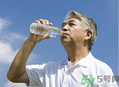 老人秋季如何养生?,老年人秋季养生主要几个方法