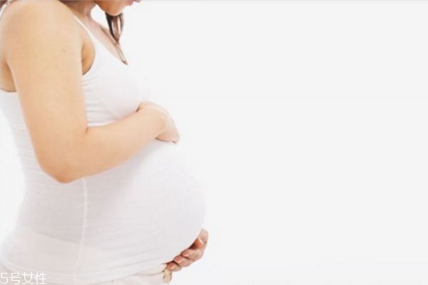 怀孕初期肚子有什么症状及反应,怀孕老是拉肚子怎么回事 怀孕初期肚子有什么症状及反应,怀孕老是拉肚子怎么回事