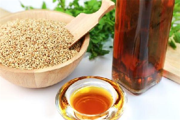 护肤届凡士林作用和用途(凡士林护肤剂的作用和用途) 护肤届凡士林作用和用途(凡士林护肤剂的作用和用途)