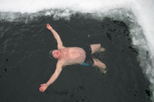 冬季游泳的好处有哪些,冬泳的好处有哪些