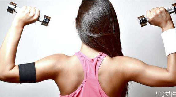 增肌粉吃多了伤肾吗,喝增肌粉会不会对肾不好 增肌粉吃多了伤肾吗,喝增肌粉会不会对肾不好