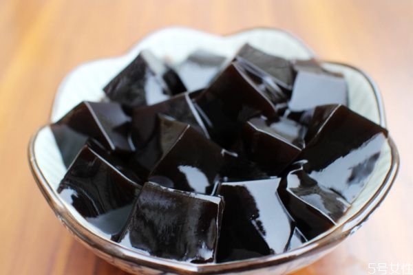 龟苓膏可以祛痘吗,龟苓膏能祛痘吗