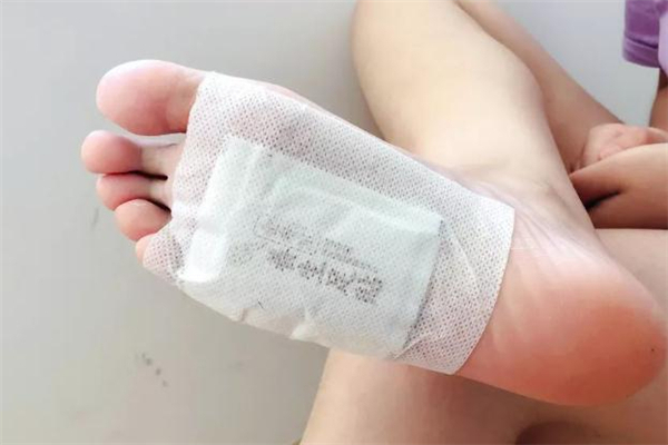 贴足贴会上火吗,为什么贴了足贴会上火