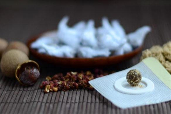 南怀瑾肚脐贴经期可以用吗?,南怀瑾艾脐贴来月经可以贴吗