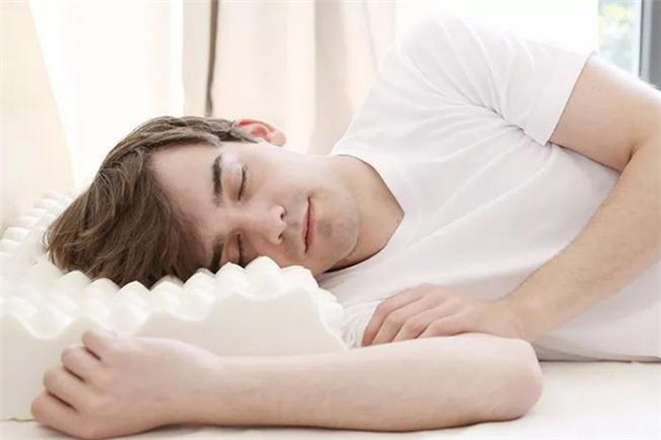 乳胶枕头正确使用方法图片,乳胶枕头正确枕法图片