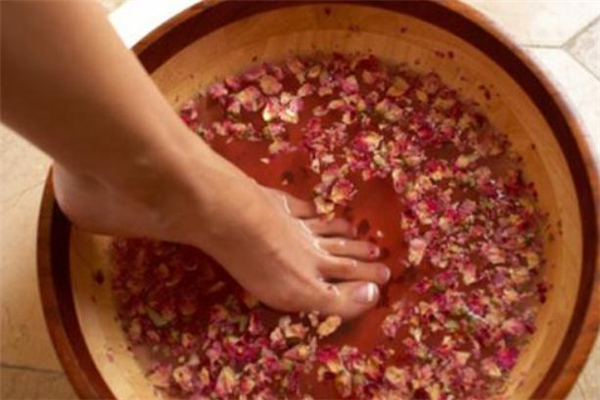 花椒泡脚后排湿反应有哪些,花椒泡脚后排湿反应拉肚子 花椒泡脚后排湿反应有哪些,花椒泡脚后排湿反应拉肚子