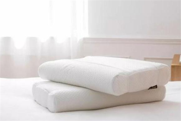 洗过的乳胶枕头可以用洗衣机甩干吗,乳胶枕头可以机洗甩干吗