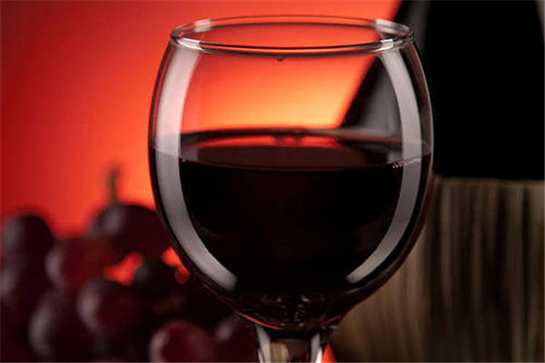 喝了红酒可以喝药吗,喝完红酒能不能吃药 喝了红酒可以喝药吗,喝完红酒能不能吃药