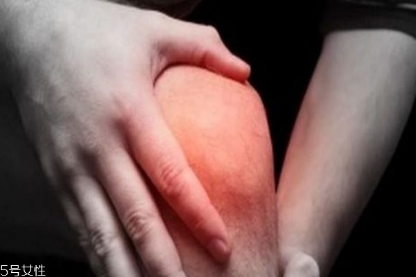 膝盖疼痛请停止跑步(跑步急停膝盖疼)