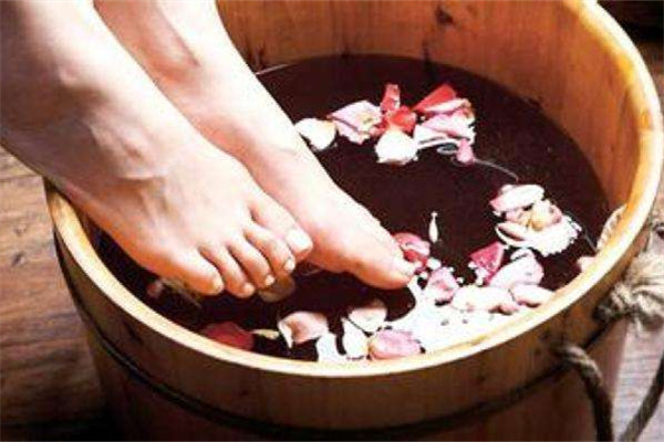 泡脚有助于瘦腿吗,每天坚持泡脚能瘦腿吗 泡脚有助于瘦腿吗,每天坚持泡脚能瘦腿吗