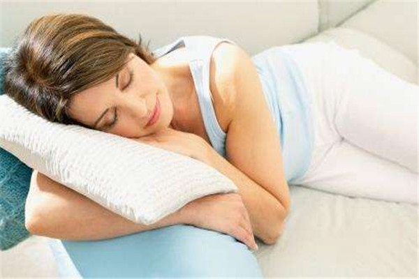 晚上怎样睡觉能减肥瘦身,睡觉可以减肥是真的吗