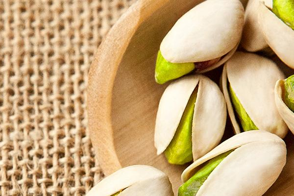 开心果到底是什么颜色,开心果果仁的正常颜色