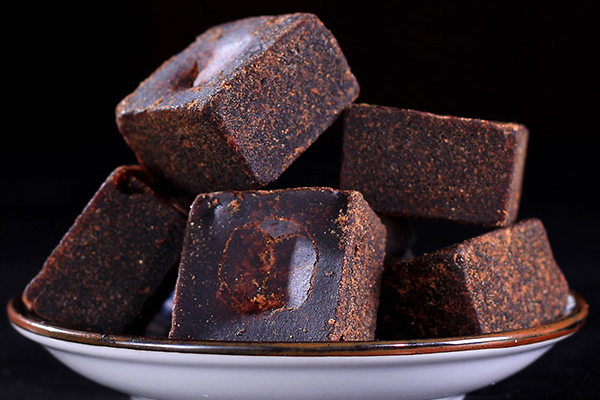 黑糖粉和黑糖块有什么区别,黑糖粉和黑糖一样吗 黑糖粉和黑糖块有什么区别,黑糖粉和黑糖一样吗