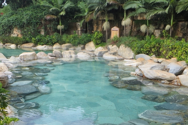 泡温泉是男女分开的吗?,泡温泉都是男女分开的吗 泡温泉是男女分开的吗?,泡温泉都是男女分开的吗