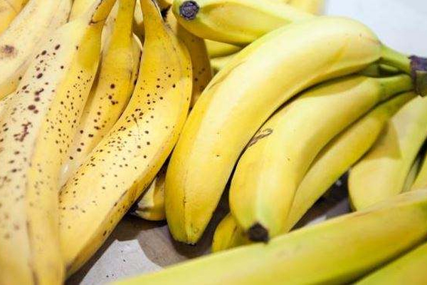 带麻点的香蕉可以吃吗,香蕉有麻点的好还是没麻点的好