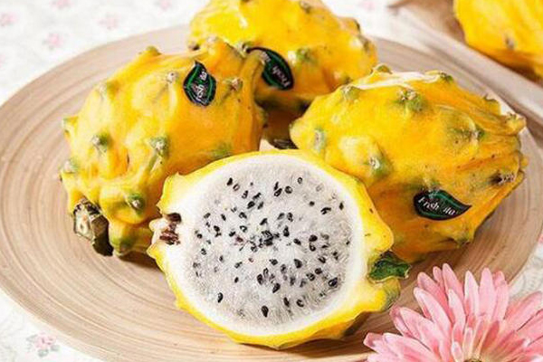 火龙果什么颜色的好吃,火龙果哪种颜色的好