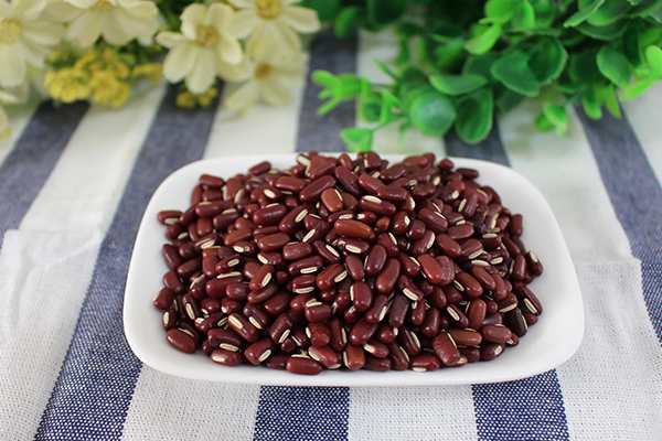 赤小豆有几种颜色,赤小豆是什么颜色