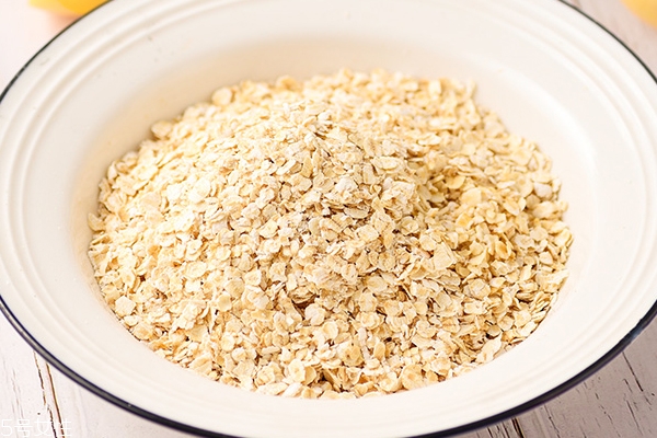 燕麦片和麦片哪个好,大麦片好还是燕麦片好