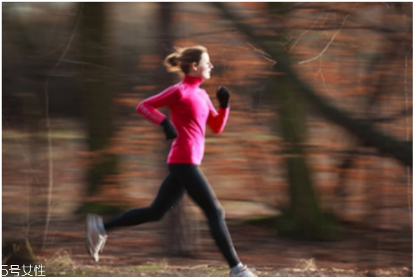 每天跑步的好处有哪些(每天跑步的好处有哪些)