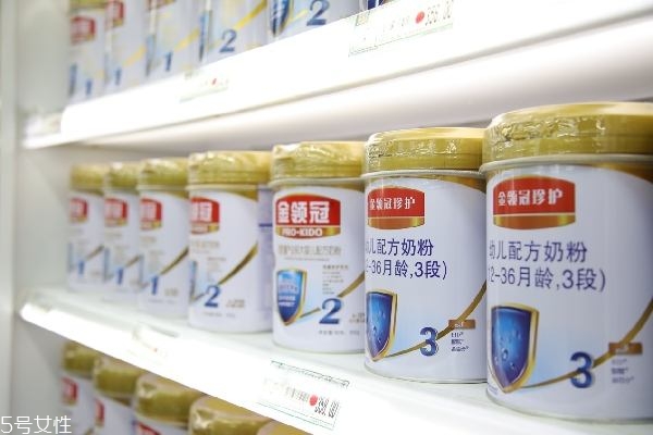 奶粉干法和湿法的怎么区分,奶粉的干湿法怎么区分 奶粉干法和湿法的怎么区分,奶粉的干湿法怎么区分