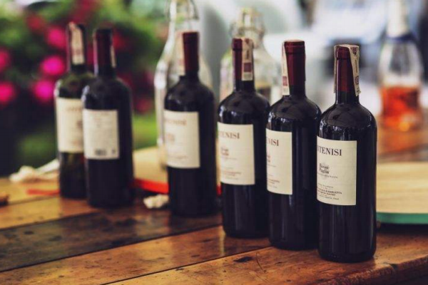 红酒品种的区分,怎样辨别红酒的产地