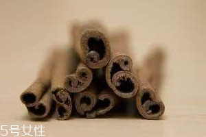 肉桂可以泡脚吗,肉桂可以泡脚吗?一次用量是多少?