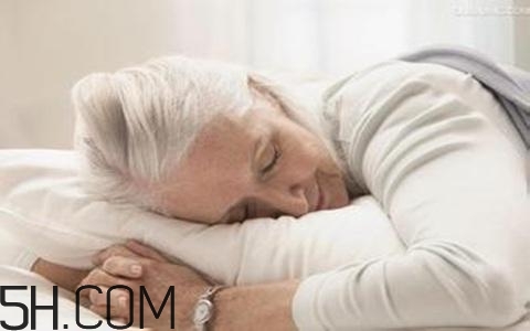 老年人冬季养生知识,冬季对于老年人养生应该注意什么? 老年人冬季养生知识,冬季对于老年人养生应该注意什么?