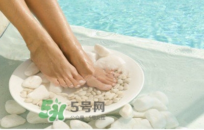 盐和醋泡脚可以天天泡吗,醋泡脚可以天天泡吗?