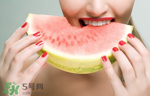 做三伏灸可以吃西瓜吗,艾灸后多少时间可以吃西瓜?