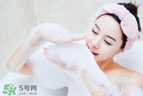 艾灸后多久才可以洗澡,艾灸多久后能洗澡 艾灸后多久才可以洗澡,艾灸多久后能洗澡