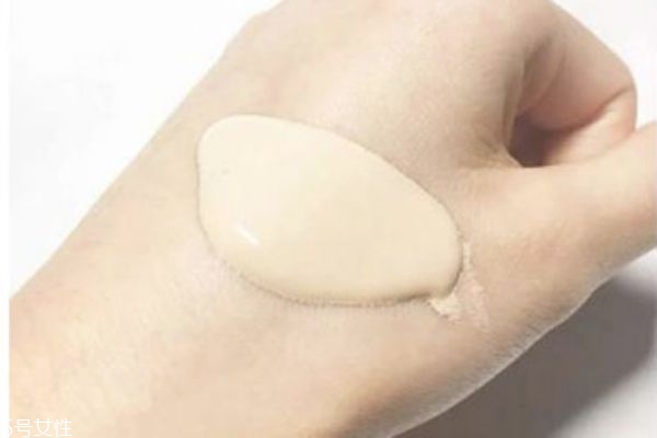 几款常见的二十多岁使用的眼霜(适合二十岁用的眼霜)